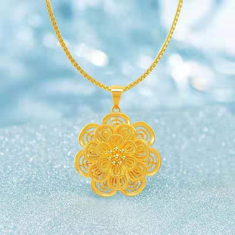 Vintage Flower Pendant Necklace